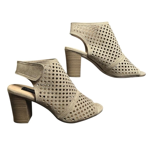 David Aaron Perforated Peep Toe Heeled Booties Womens Size 7M Beige with Silver - Picture 3 of 13